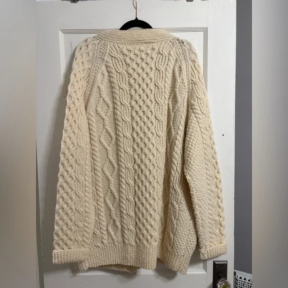 Elegant Cream Cable Knit Cardigan - Picture 2 of 3
